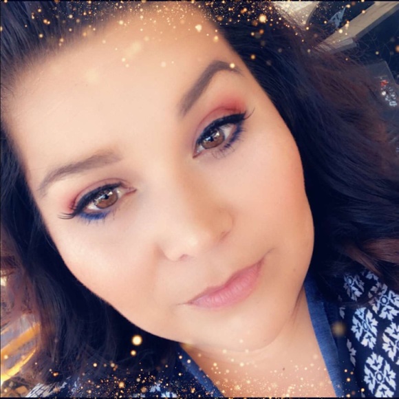 Meet your Posher, Ashley - Picture 1 of 1